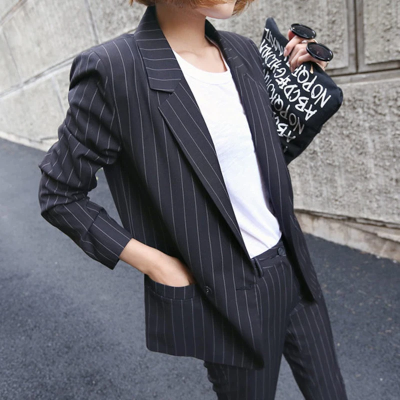 The new career Blazers female autumn long-sleeved small jacket trousers Striped Blazers casual two - piece suit
The new career Blazers female autumn long-sleeved small jacket trousers Striped Blazers casual two - piece suit