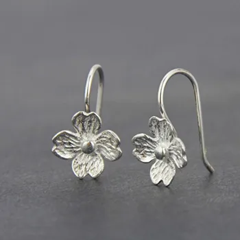 Princess cute simple silver handmade drawing crafts earrings flowers small fresh female jewelry fashion retro OL earrings
Princess cute simple silver handmade drawing crafts earrings flowers small fresh female jewelry fashion retro OL earrings
