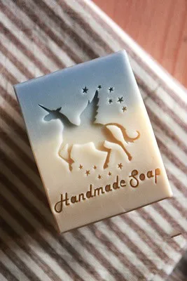 Free Shipping unicorn Handmade Soap Acrylic Seal Mold Seal Frame Mini Diy Natural Organic Glass Patterns4-5cm
Free Shipping unicorn Handmade Soap Acrylic Seal Mold Seal Frame Mini Diy Natural Organic Glass Patterns4-5cm