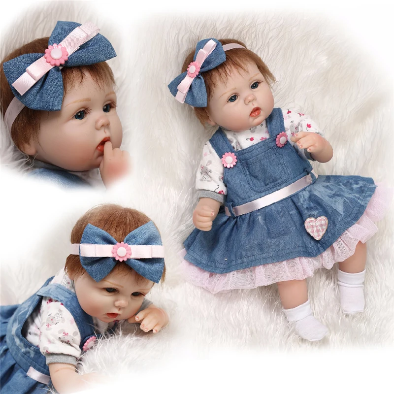 So Truly Realistic Reborning Babie Doll Girls Silicone inteiro Toys Dolls W/ jean skirt Nursing bottle for Collection gift 22''
So Truly Realistic Reborning Babie Doll Girls Silicone inteiro Toys Dolls W/ jean skirt Nursing bottle for Collection gift 22''