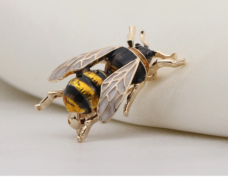 Enamel Bumblebee Gold Bee Brooch Corsage Esmalte Wing Insect Hat Scarf  Clips For Women And Men Animal Boutonniere Accessory From Haoyun51828,  $12.95