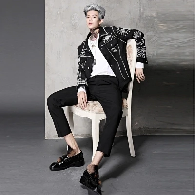 Mens black full artifical pearl beading punk style baroque stage performance/stuido tuxedo jacket ,only jacket
Mens black full artifical pearl beading punk style baroque stage performance/stuido tuxedo jacket ,only jacket