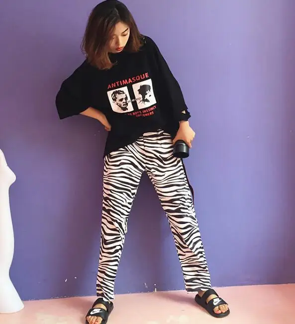 Korean street BF wind vintage retro zebra hip-hop wild pants loose men and women couple Casual Pants women/men
Korean street BF wind vintage retro zebra hip-hop wild pants loose men and women couple Casual Pants women/men