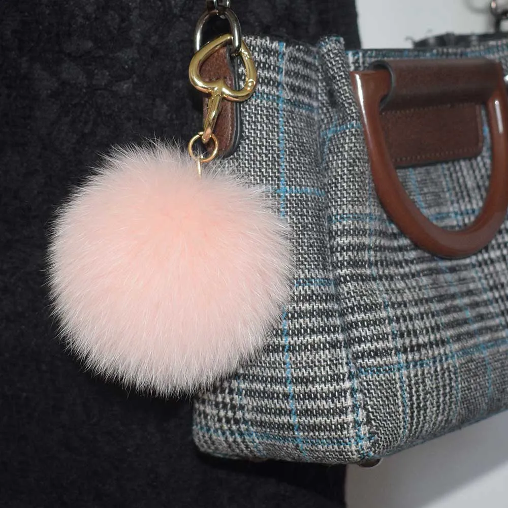10pcs Natural Fox Fur Pompom Keychain 10cm Bag Charm Nice Fox Fur Pompom Keyring lush pompom Keychain Charm
10pcs Natural Fox Fur Pompom Keychain 10cm Bag Charm Nice Fox Fur Pompom Keyring lush pompom Keychain Charm