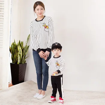 Mother Father Son Outfits Clothes Dad Mom and Daughter Clothes Family Matching Pajamas Outwear T Shirt Sweaters Coat Clothing
Mother Father Son Outfits Clothes Dad Mom and Daughter Clothes Family Matching Pajamas Outwear T Shirt Sweaters Coat Clothing