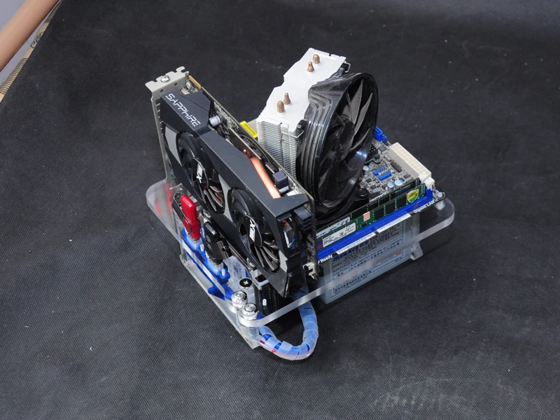 Opening DIY Host 10mm Thin Mini Chassis Transparent Tempered Glass Aluminum Alloy Desktop Computer Chassis for Mini-ITX
Opening DIY Host 10mm Thin Mini Chassis Transparent Tempered Glass Aluminum Alloy Desktop Computer Chassis for Mini-ITX