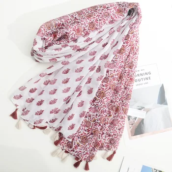New vintage national wind sunscreen shawl spring and summer thin fuchsia print long silk scarf tassel decorative yarn neck scarf
New vintage national wind sunscreen shawl spring and summer thin fuchsia print long silk scarf tassel decorative yarn neck scarf