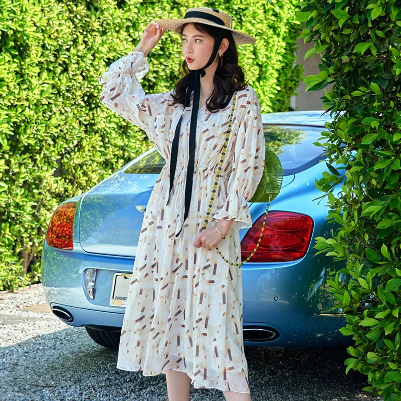 Fashion V-neck Women Dress Vintage Summer Vestidos 2019 New High Street Style Big Hem French Elegant Floral Bandage Dress Woman
Fashion V-neck Women Dress Vintage Summer Vestidos 2019 New High Street Style Big Hem French Elegant Floral Bandage Dress Woman