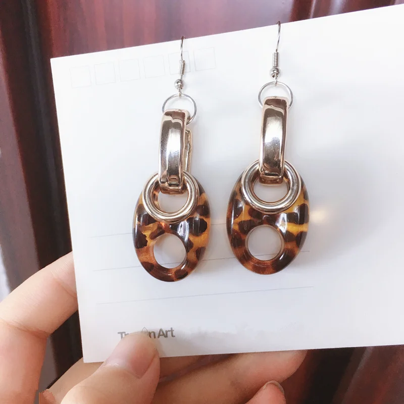 Ufavoirte Vintage 2019 Acrylic women's fashion statement earring earrings for wedding party Christmas gift wholesale
Ufavoirte Vintage 2019 Acrylic women's fashion statement earring earrings for wedding party Christmas gift wholesale