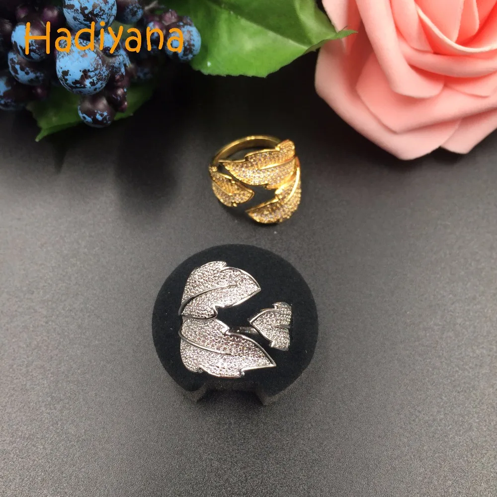 HADIYANA Brand Cubic Zirconia Sparkling Clear Stone 3pcs Leaves Finger Ring adjustable size for Women CP354
HADIYANA Brand Cubic Zirconia Sparkling Clear Stone 3pcs Leaves Finger Ring adjustable size for Women CP354