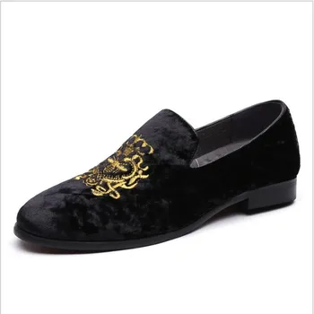 luxury Men Velvet Loafers Party wedding Shoes Europe Style Embroidered Blue Velvet Big yards Slippers adult Driving moccasins
luxury Men Velvet Loafers Party wedding Shoes Europe Style Embroidered Blue Velvet Big yards Slippers adult Driving moccasins