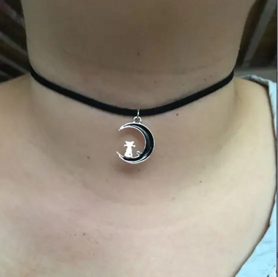 n265 Fashion Gothic Punk Velvet Leather rope Necklaces alloy moon Fashion Jewelry Clavicle Necklace 2018
n265 Fashion Gothic Punk Velvet Leather rope Necklaces alloy moon Fashion Jewelry Clavicle Necklace 2018