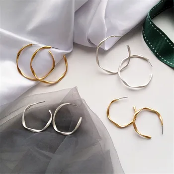 Fashion Metal irregular geometrical stud earrings women spiral twisted round stud earrings Matte gold round earrings for women
Fashion Metal irregular geometrical stud earrings women spiral twisted round stud earrings Matte gold round earrings for women