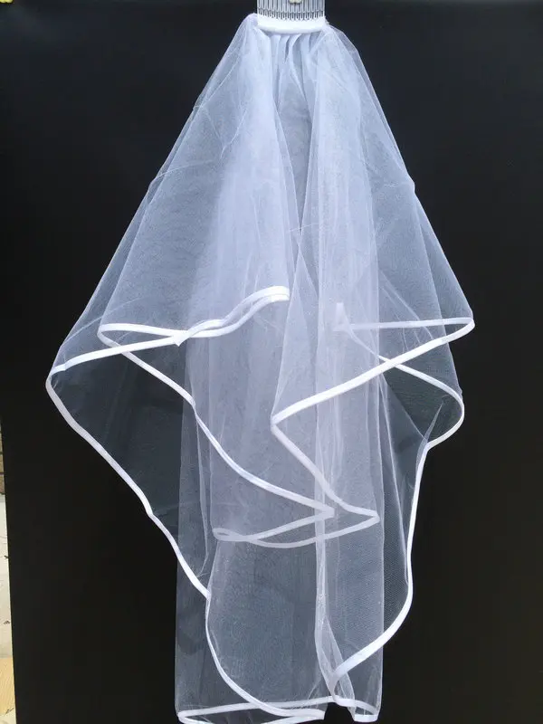 Free Shipping Two Layer Wedding Veil Lace Appliques Tulle Bridal Veil Wedding Accessories With Comb
Free Shipping Two Layer Wedding Veil Lace Appliques Tulle Bridal Veil Wedding Accessories With Comb