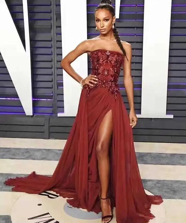 Elegant high quality sexy women 2019 red strapless off shoulder Celebrity party Celebrity Floor - length Bodycon Dresses
Elegant high quality sexy women 2019 red strapless off shoulder Celebrity party Celebrity Floor - length Bodycon Dresses