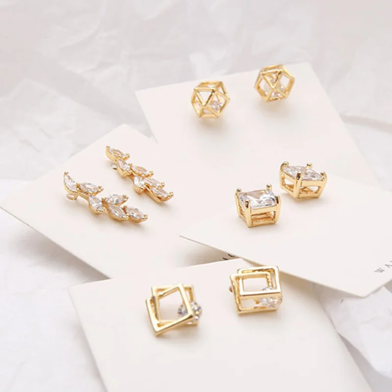 Luxury Gold Coated Cubic Zircon Leaf Hollow Geometric S925 Sterling Silver Stud Earrings for Women Wedding Bridal Charm Jewelry
Luxury Gold Coated Cubic Zircon Leaf Hollow Geometric S925 Sterling Silver Stud Earrings for Women Wedding Bridal Charm Jewelry