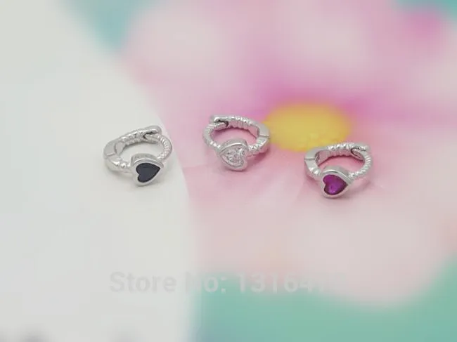 New 925 silver earring fashion Heart-shaped ear bone small ear ring ear buckle wreath exquisite simple wild trend women ear jewe
New 925 silver earring fashion Heart-shaped ear bone small ear ring ear buckle wreath exquisite simple wild trend women ear jewe