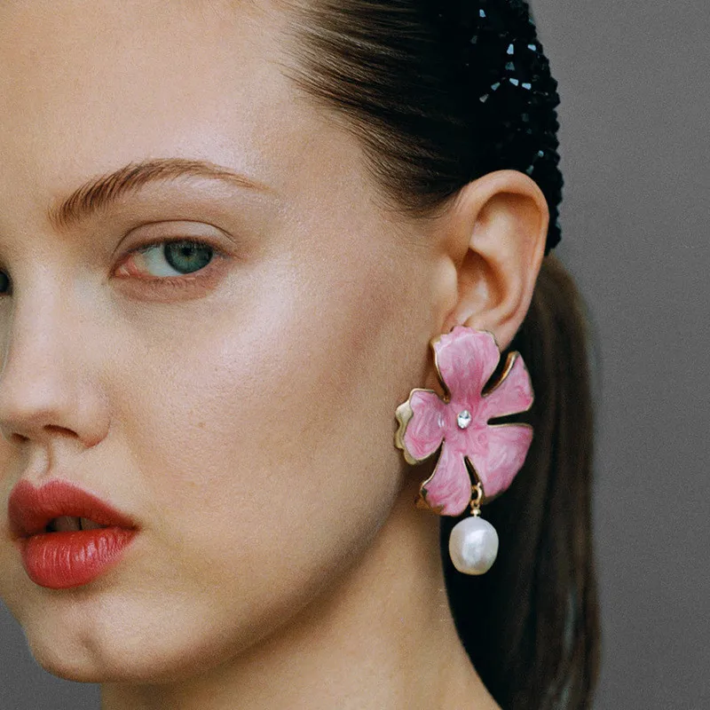 Pearl Pendants Floral Bohemian Dangle Earrings Dribble aretes de mujer Rhinestone Pink 2019 Ear Decoration ET1131
Pearl Pendants Floral Bohemian Dangle Earrings Dribble aretes de mujer Rhinestone Pink 2019 Ear Decoration ET1131