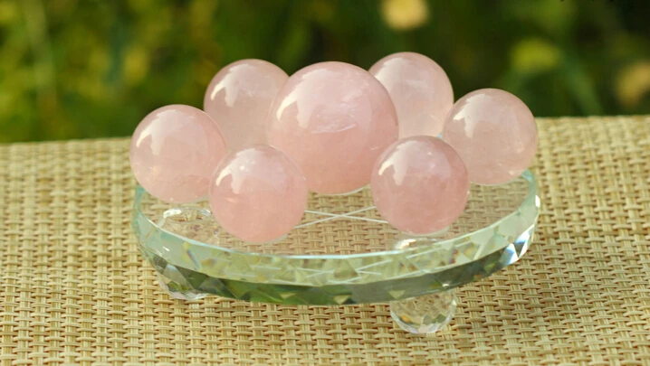 free shipping Opening of natural rose quartz Seven array of natural pink crystal ball ornaments
free shipping Opening of natural rose quartz Seven array of natural pink crystal ball ornaments