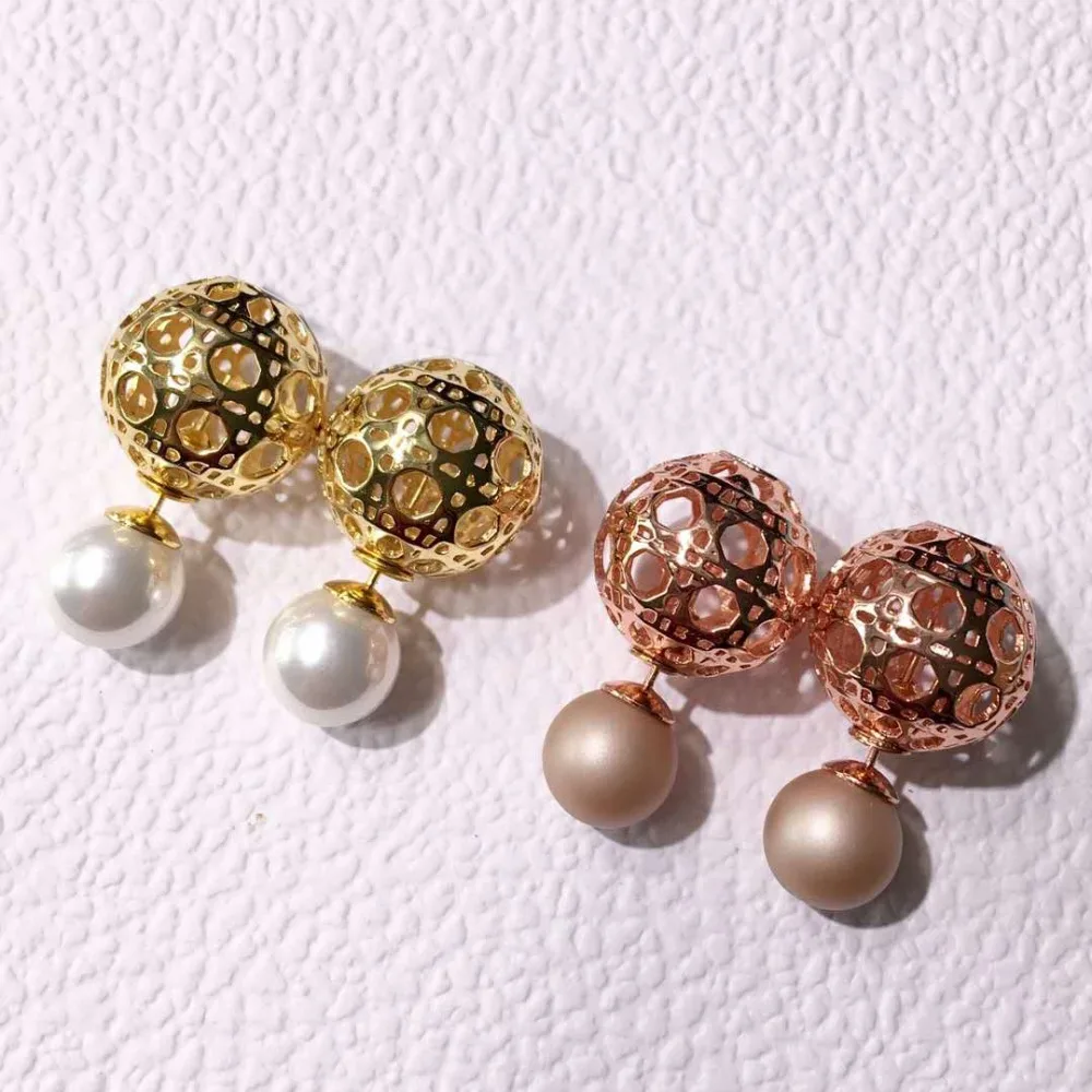 Pearl Double faced Women Stud Earrings New Fashion Brand Quality Copper and Pearl Gift Earring Jewelry for Her Party Earrings
Pearl Double faced Women Stud Earrings New Fashion Brand Quality Copper and Pearl Gift Earring Jewelry for Her Party Earrings
