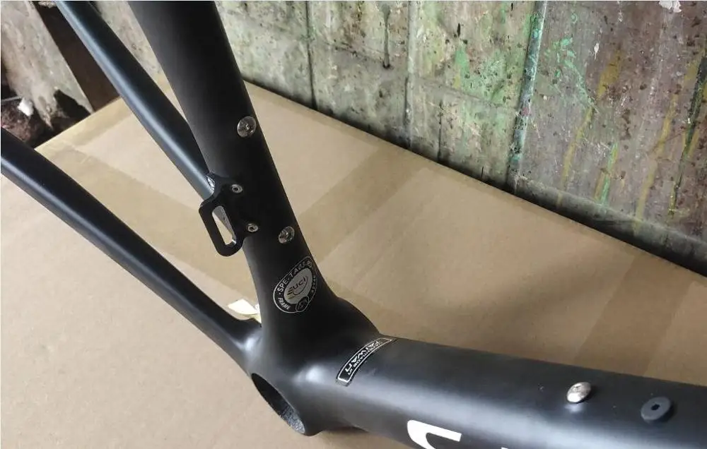 

Carbon frame road disc brakes 2019 New Listing 700C bike Frameset QR thru axle race bike with size: 49/52/54/56/58cm