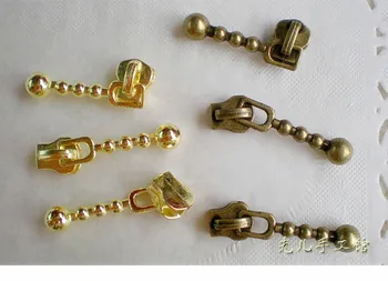 Wholesale 100 pcs Vintage 3# Metal Zipper Sliders Puller Drop Metal Zippers Tail Clip Holders Gold Bronze color Free shipping
Wholesale 100 pcs Vintage 3# Metal Zipper Sliders Puller Drop Metal Zippers Tail Clip Holders Gold Bronze color Free shipping