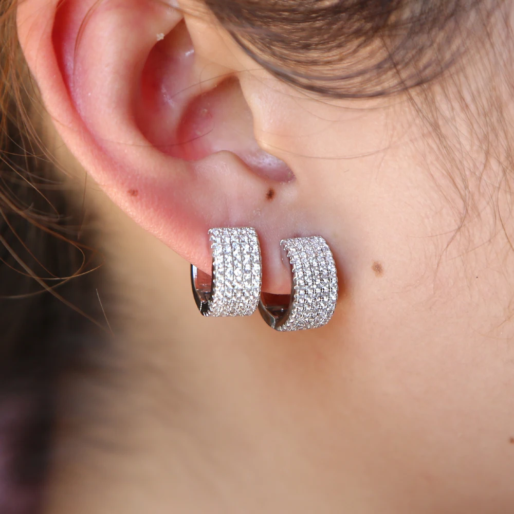 micro pave cz earring 2018 fashion top quality jewelry party daily wear mini hoops full cz band silver color delicate earring 
micro pave cz earring 2018 fashion top quality jewelry party daily wear mini hoops full cz band silver color delicate earring