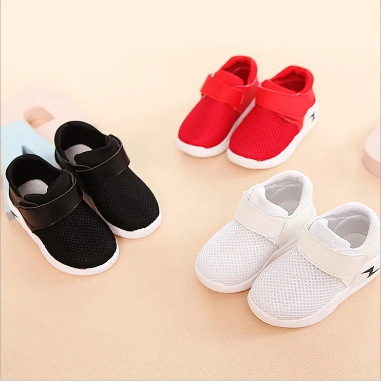 Spring 2019 New Leisure Children's Sports Shoes Exploded Boys and Girls Mesh Breathing Fashion Shoes Wholesale
Spring 2019 New Leisure Children's Sports Shoes Exploded Boys and Girls Mesh Breathing Fashion Shoes Wholesale