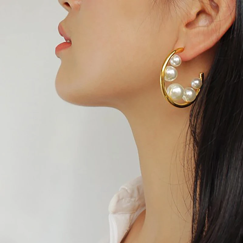 New Fashion Simulated Pearl Round Thick Circle Earrings Women Bijoux Gold Color Metal Statement Imitation Pearls Hoop Earrings
New Fashion Simulated Pearl Round Thick Circle Earrings Women Bijoux Gold Color Metal Statement Imitation Pearls Hoop Earrings