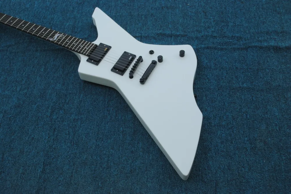 white custom sankebyte guitar with active 9V pickups white james hetfield snakebyte guitar the same as pics show free shipping
white custom sankebyte guitar with active 9V pickups white james hetfield snakebyte guitar the same as pics show free shipping