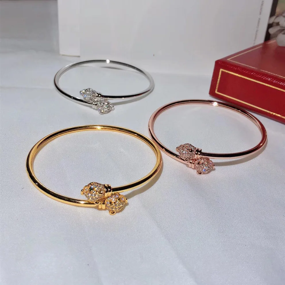 Fashion jewelry. S925 Sterling Silver leopard bracelet, luxury cross spring lady bracelet. Banquet, party. Classic
Fashion jewelry. S925 Sterling Silver leopard bracelet, luxury cross spring lady bracelet. Banquet, party. Classic