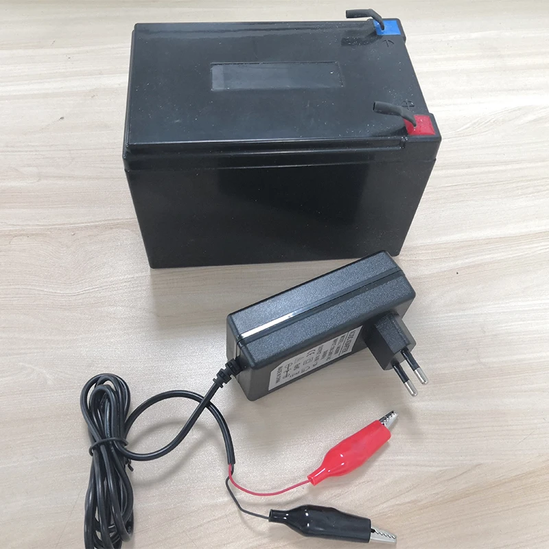 Deep cycle rechargeable 12V 12ah lifepo4 lithium iron phosphate lithium 12000mah battery pack with battery charger
Deep cycle rechargeable 12V 12ah lifepo4 lithium iron phosphate lithium 12000mah battery pack with battery charger