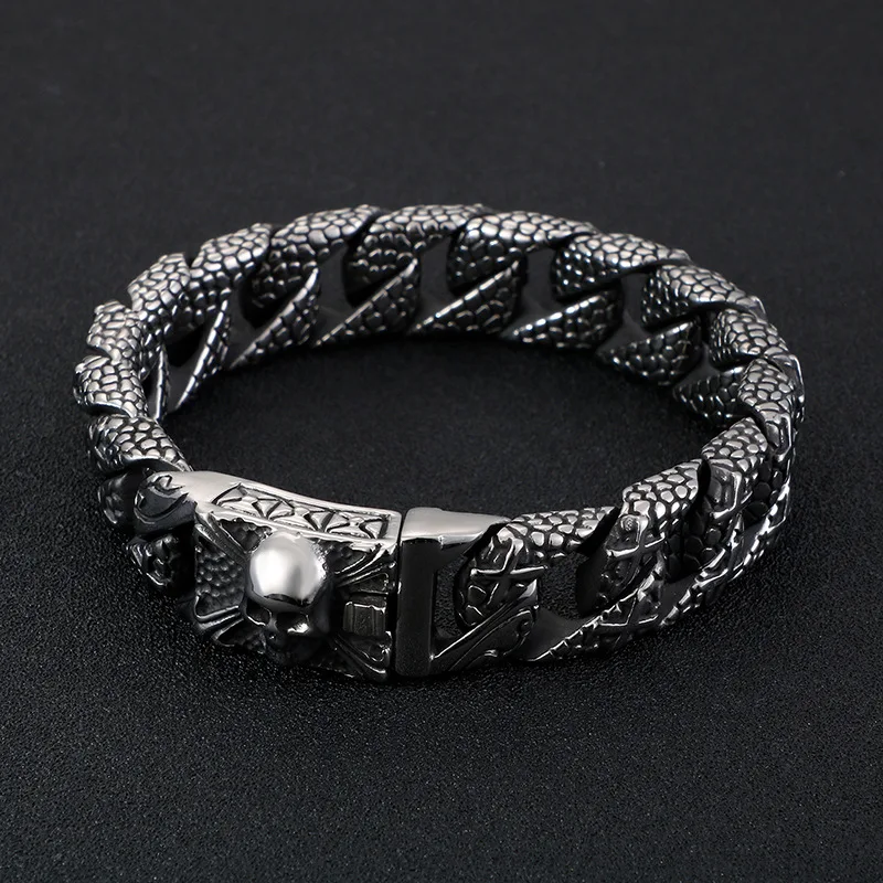 316L titanium steel cross bracelet European and American men's stainless steel punk skull bracelet
316L titanium steel cross bracelet European and American men's stainless steel punk skull bracelet