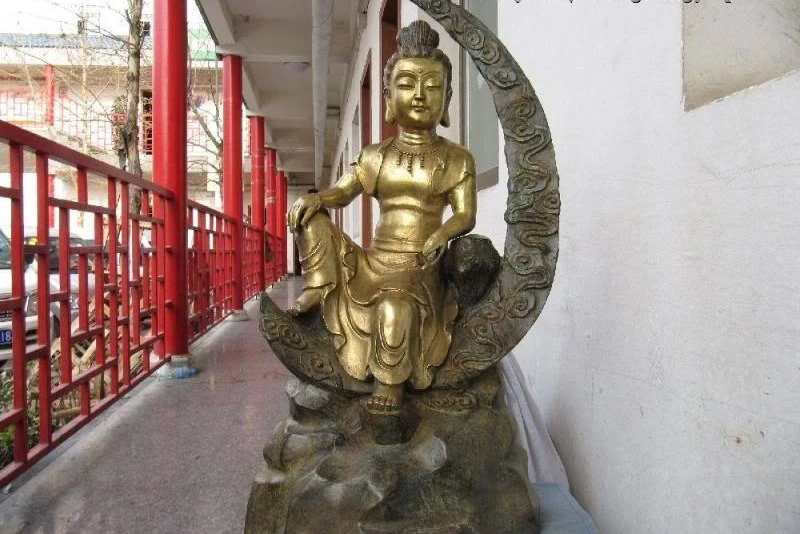 26 China Buddhism Temple Bronze Gild GuanYin Kwan-Yin Bodhisattva on Moon statue
26 China Buddhism Temple Bronze Gild GuanYin Kwan-Yin Bodhisattva on Moon statue