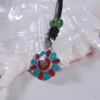 Handmade Nepalese 925 Silver Endless Knot Pendant Necklace Sterling Silver Good Luck Knot Pendant Necklace Bohemia Necklace
Handmade Nepalese 925 Silver Endless Knot Pendant Necklace Sterling Silver Good Luck Knot Pendant Necklace Bohemia Necklace