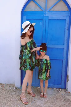 Matching Mother Daughter Dresses Summer Beach Floral Ruffle Family Look Bohemian Mom Daughter Dress Family Matching Clothes
Matching Mother Daughter Dresses Summer Beach Floral Ruffle Family Look Bohemian Mom Daughter Dress Family Matching Clothes