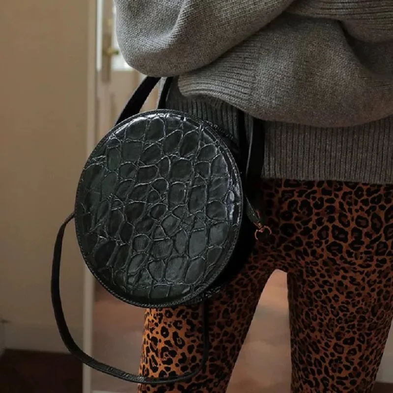 2019 New Korean Fashion Women Round Leather Handbag High Quality Ladies Luxury Shoulder Bags Crack Pattern Stylish Totes Purses
2019 New Korean Fashion Women Round Leather Handbag High Quality Ladies Luxury Shoulder Bags Crack Pattern Stylish Totes Purses