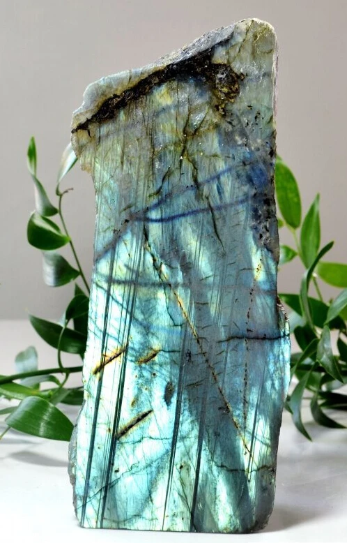Hot Sale Natural Labradorite Healing Stone Carved Crystal Healing Crystal Stone For Decoration
Hot Sale Natural Labradorite Healing Stone Carved Crystal Healing Crystal Stone For Decoration