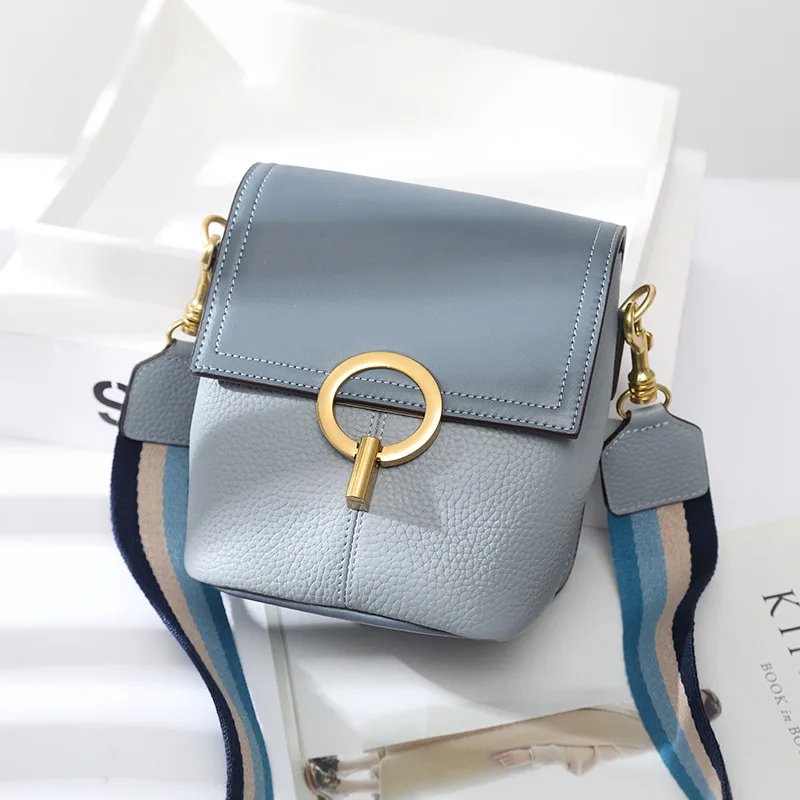 Fashion Genuine Leather Bags For Women High Quality Small Shoulder Bag Designer Crossbody Bags for women Ladies Messenger Bag
Fashion Genuine Leather Bags For Women High Quality Small Shoulder Bag Designer Crossbody Bags for women Ladies Messenger Bag