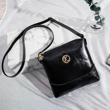 Korean Version Women Oil Skin Single Shoulder Sac A Main Letter Mobile Phone Bag Messenger Bags Ladies Coin Purse
Korean Version Women Oil Skin Single Shoulder Sac A Main Letter Mobile Phone Bag Messenger Bags Ladies Coin Purse