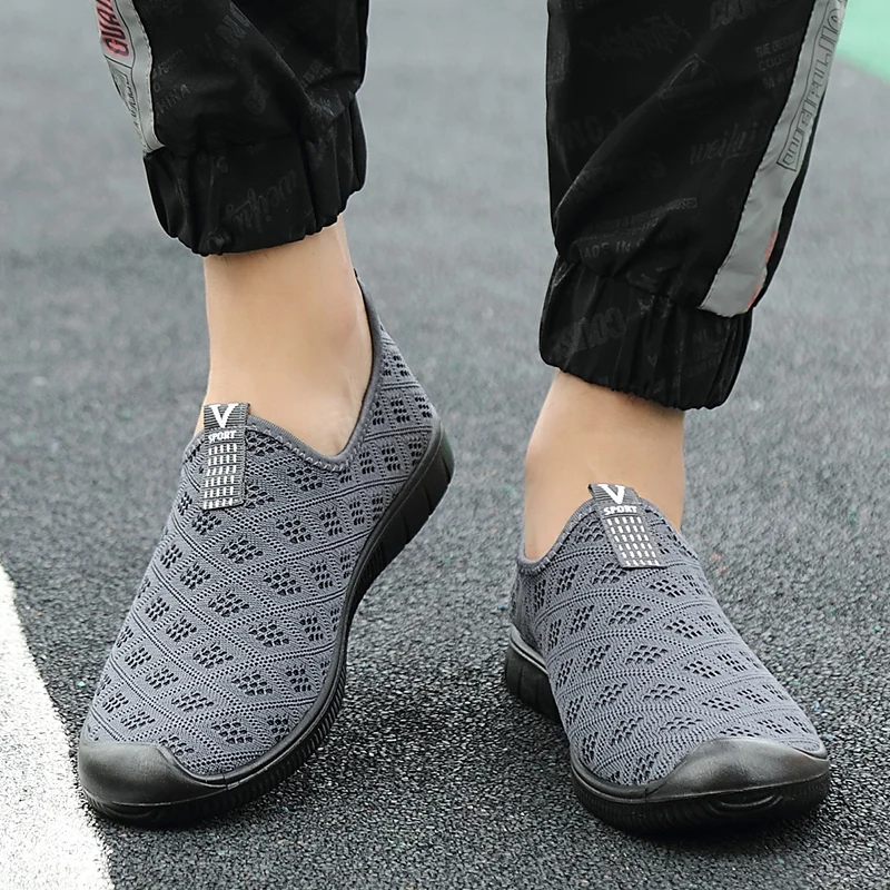 Outdoor Men Running Shoes Gray Fly Weave Air Mesh Breathable Soft Walking Sneaker Sport Summer Jogging Slip On Slacker Lazy Shoe
Outdoor Men Running Shoes Gray Fly Weave Air Mesh Breathable Soft Walking Sneaker Sport Summer Jogging Slip On Slacker Lazy Shoe