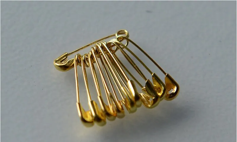1680pcs/bag Supply 20mm high quality gold and silver small copper pins, black safety pins for hangtags, free shipping
1680pcs/bag Supply 20mm high quality gold and silver small copper pins, black safety pins for hangtags, free shipping