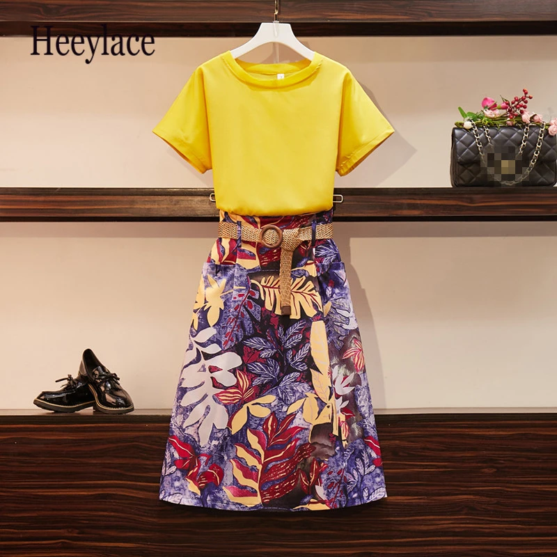 Plus Size 2019 Summer Casual Bohe Skirts Suit Women Solid Vest Top + High Waist Split Chiffon Printing Skirt Two-piece Sets
Plus Size 2019 Summer Casual Bohe Skirts Suit Women Solid Vest Top + High Waist Split Chiffon Printing Skirt Two-piece Sets