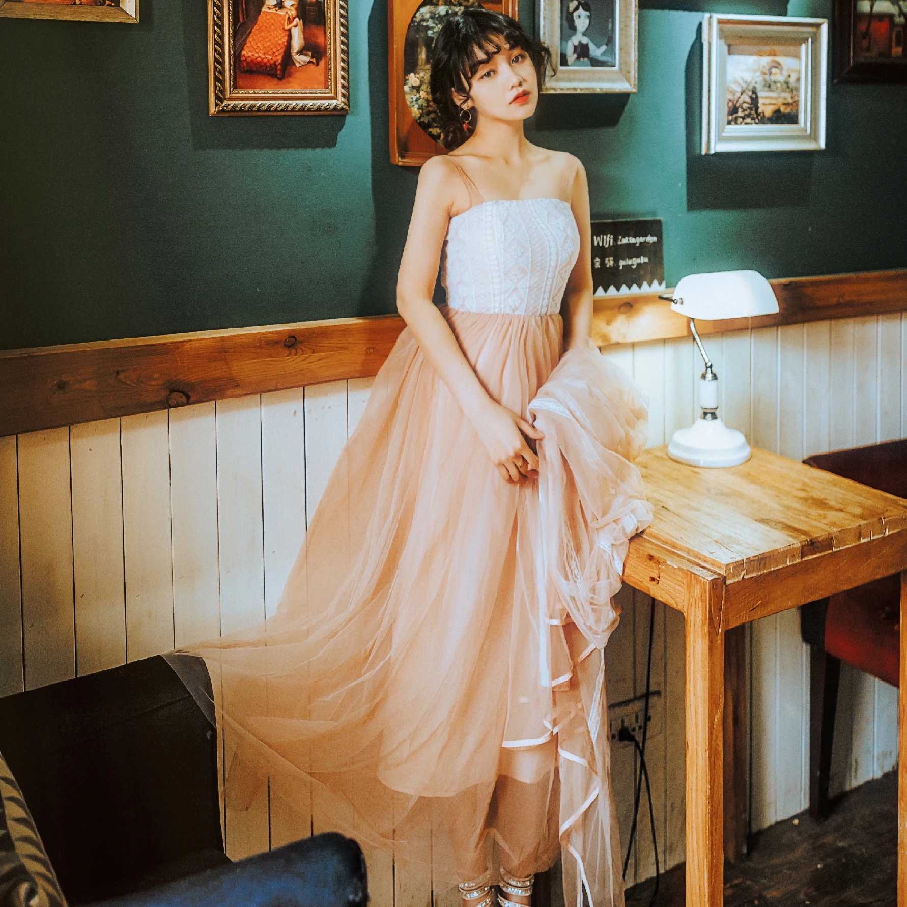 2019 Summer New Fashion Women Dress Off Shoulder Lace Splicing Mesh Long Party Dress Vestidos Mujer Robe Femme High Quality
2019 Summer New Fashion Women Dress Off Shoulder Lace Splicing Mesh Long Party Dress Vestidos Mujer Robe Femme High Quality