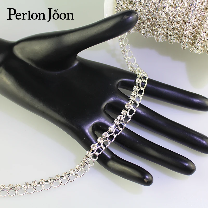 1 yard chain and rhinestone trim plating sliver crystal chain ribbon for clothing shoes bag decorative accessories ML072
1 yard chain and rhinestone trim plating sliver crystal chain ribbon for clothing shoes bag decorative accessories ML072