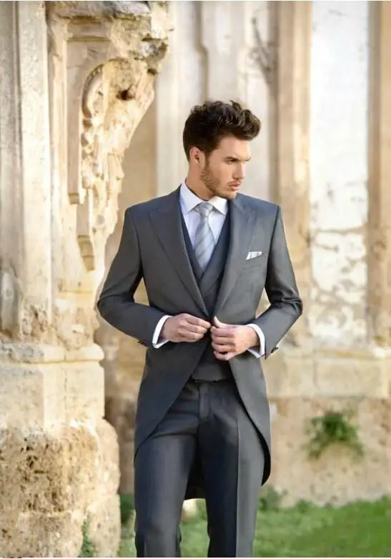 Morning Coat One Button Gray Groom Tuxedos Peak Lapel Groomsmen Prom Blazer Slim Fit Dinner Business Suits (Jacket+Pants+Vest)
Morning Coat One Button Gray Groom Tuxedos Peak Lapel Groomsmen Prom Blazer Slim Fit Dinner Business Suits (Jacket+Pants+Vest)