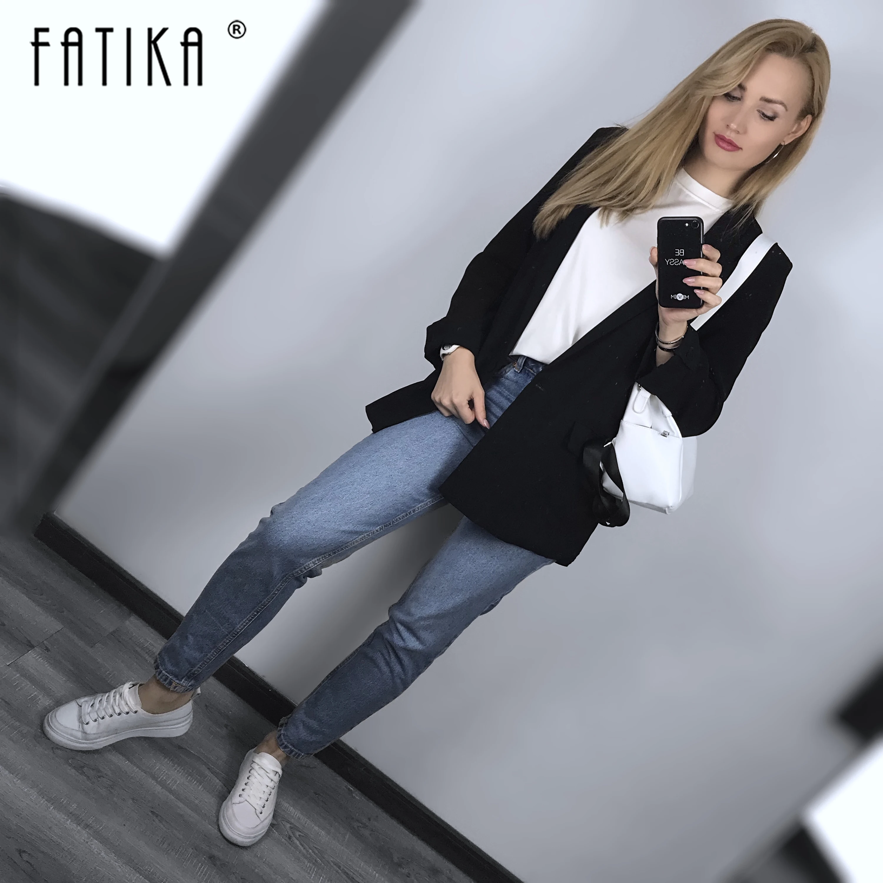 Fatika 2019 Spring Autumn Stylish Blazer Basic Notched Single Button Long Sleeve Office Outerwear Lady Blazers Women Clothing
Fatika 2019 Spring Autumn Stylish Blazer Basic Notched Single Button Long Sleeve Office Outerwear Lady Blazers Women Clothing