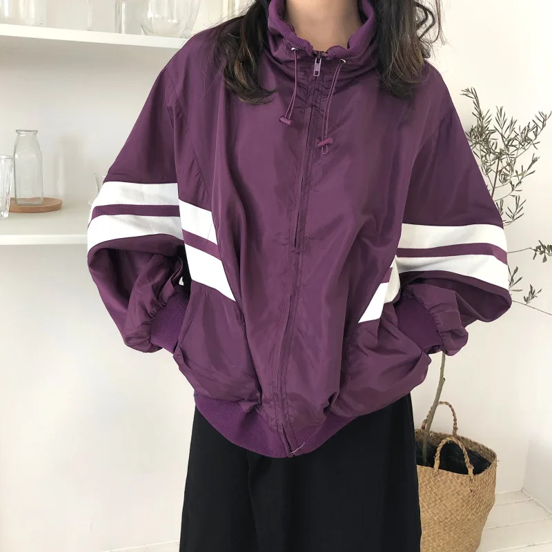 Female Spring Autumn New Trendy Bat Sleeve Loose Female Jacket Oversize Light Coat Windbreaker With Stripes Casual Women coat
Female Spring Autumn New Trendy Bat Sleeve Loose Female Jacket Oversize Light Coat Windbreaker With Stripes Casual Women coat