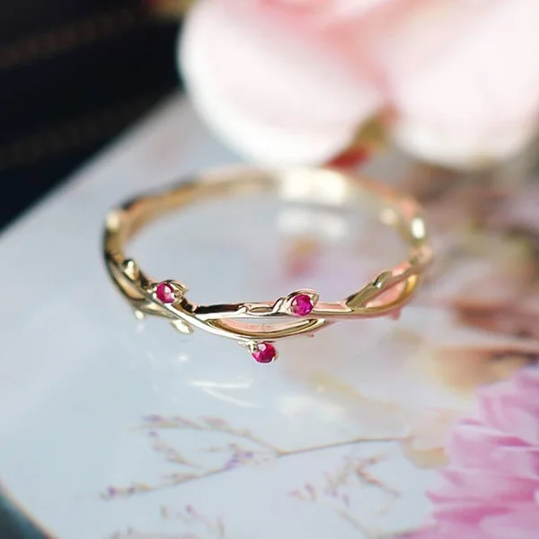 New Yellow Gold Color Retro Plant Ring Inlaid Red Corundum Rings Small Women Gold Plating Engagement Proposal Ring Size 5-10
New Yellow Gold Color Retro Plant Ring Inlaid Red Corundum Rings Small Women Gold Plating Engagement Proposal Ring Size 5-10