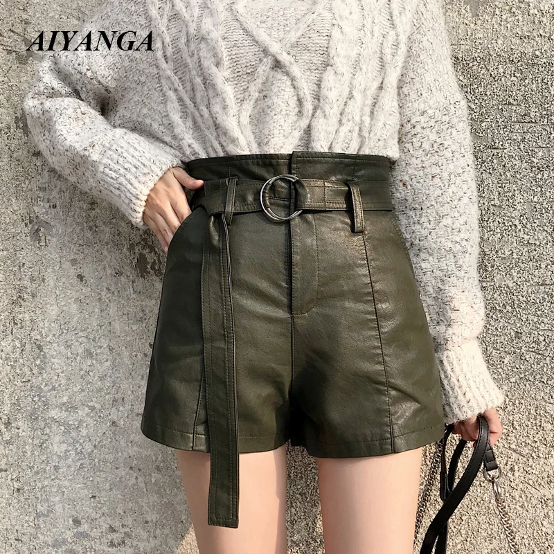 AIYANGA Faux Leather PU Shorts Women Autumn Winter 2018 New Slim Sexy High Waist Harem Shorts Boot Shorts Female With Slashes
AIYANGA Faux Leather PU Shorts Women Autumn Winter 2018 New Slim Sexy High Waist Harem Shorts Boot Shorts Female With Slashes